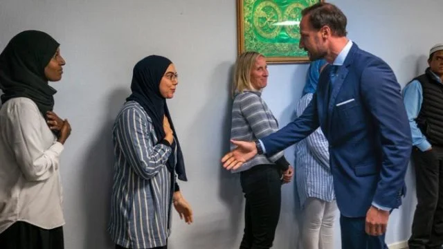Norwegian Mosque apologises to monarch for not getting a handshake