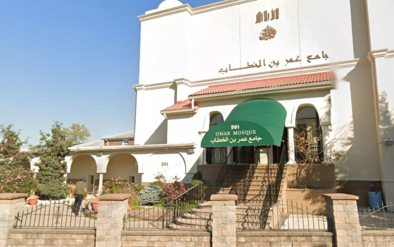 US Imam stabbed in mosque during dawn prayer