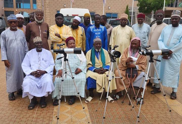 ASWAJ Hilal committee takes delivery of telescopes for Ramadan moon search