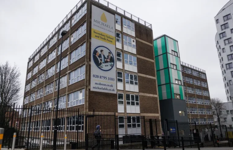 Muslim pupil fails to overturn school prayer ban in UK Court