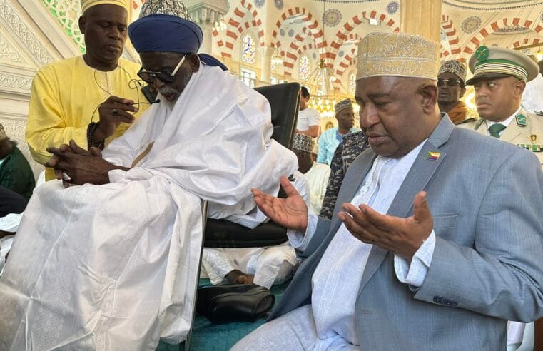 Comoros President Assoumani observes Jummah at magnificent Kanda National Mosque