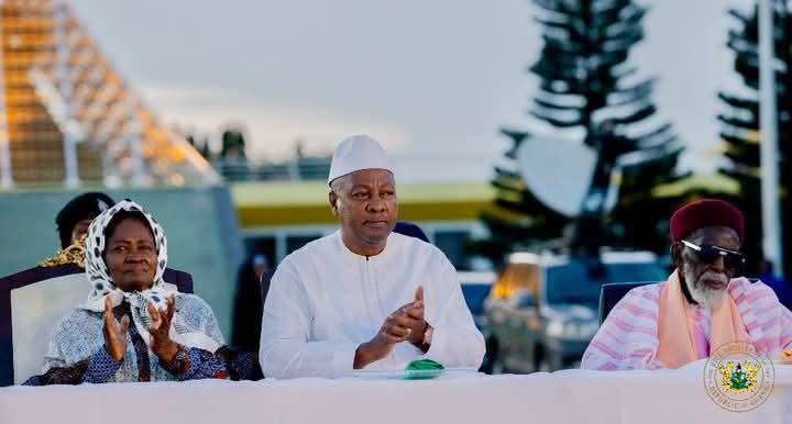 President Mahama hosts Muslims for iftar at Jubilee House