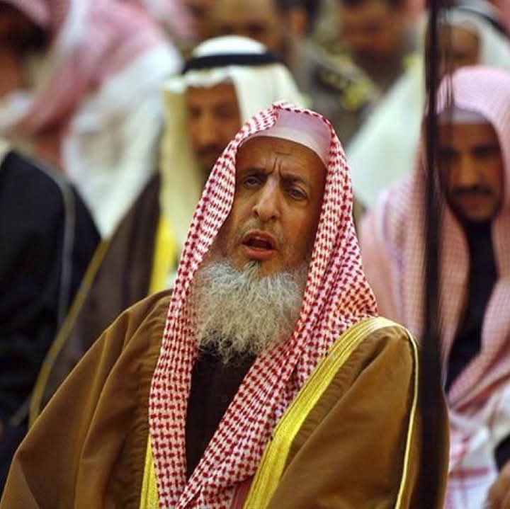 Saudi Crown Prince performs Janaza prayer for late Grand Mufti Sheikh Abdulaziz Al-Sheikh