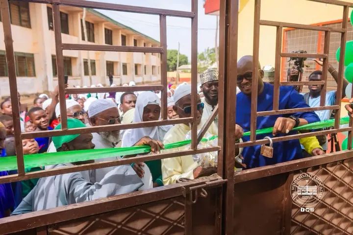 Dr Amin Adam hands over 300-capacity dormitory to Anbariyya Islamic Institute