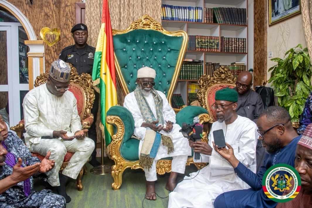 Government distributes Ramadan food items to Muslim groups